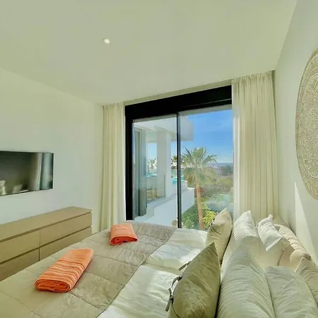 Santa Barbara Heights - Heated Pool, Gym, Bbq. * Malaga