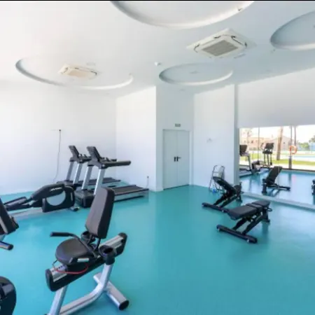 Santa Barbara Heights - Heated Pool, Gym, Bbq. *