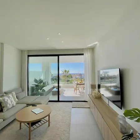 Santa Barbara Heights - Heated Pool, Gym, Bbq. *