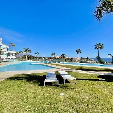 Santa Barbara Heights - Heated Pool, Gym, Bbq. Malaga